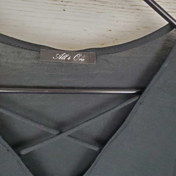 All 4 One Criss Cross Front Top - Picture 3 of 5